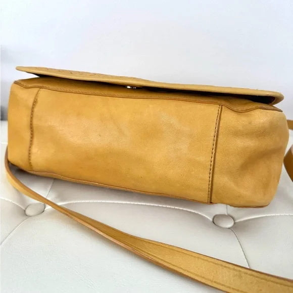 Cole Haan Elegant Tan Yellow Woven Shoulder Bag crossbody - Picture 2 of 11